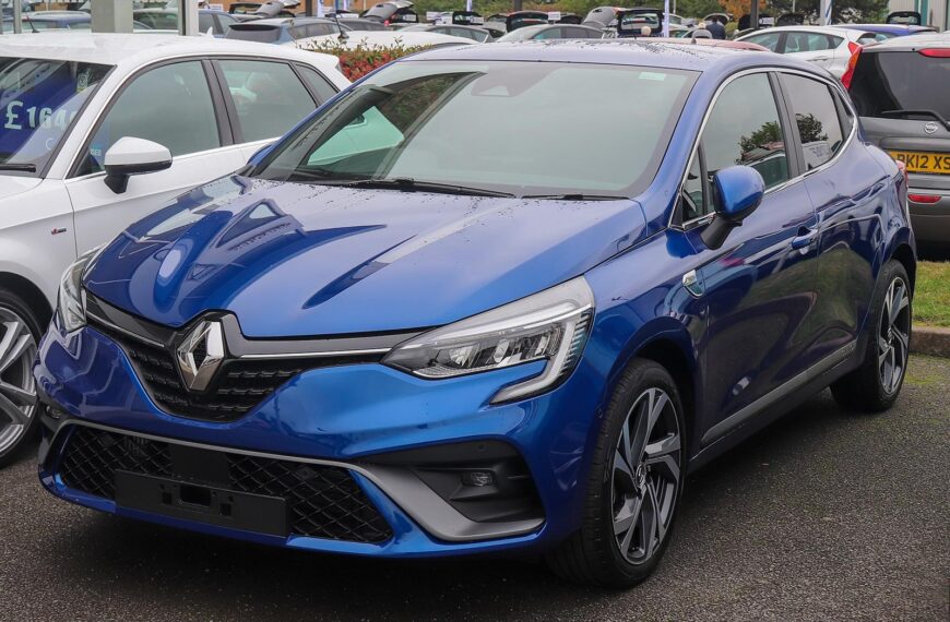 Renault Clio opinie – modny i zwrotny miejski samochód.