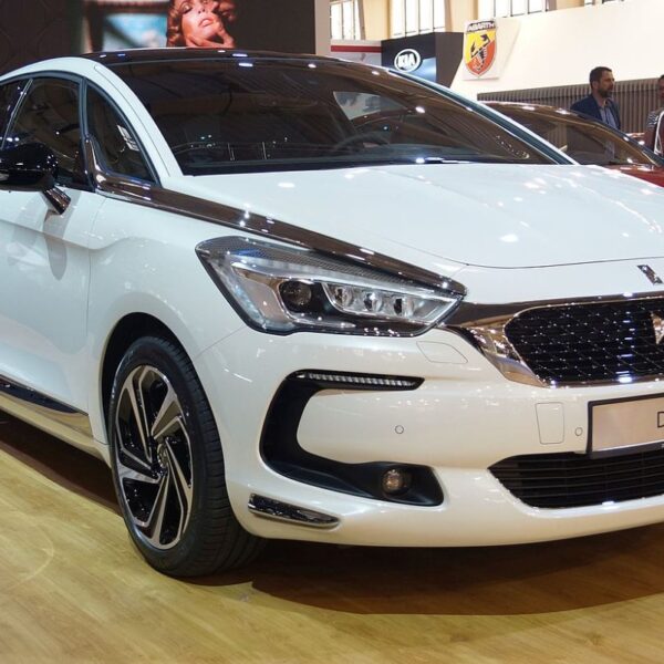 DS Automobiles DS 5 – opinie, cena, dane techniczne, wymiary, spalanie, osiągi