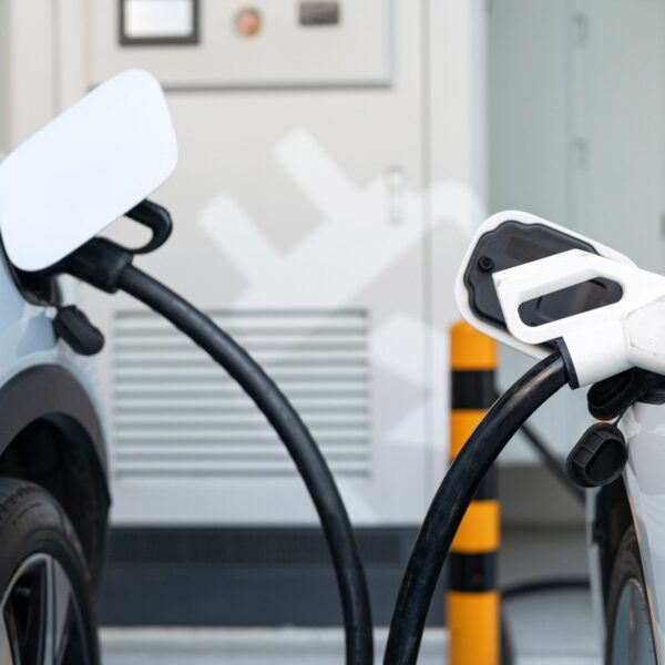 Elektryczne samochody przyszłości: Jakie innowacje szykują producenci?