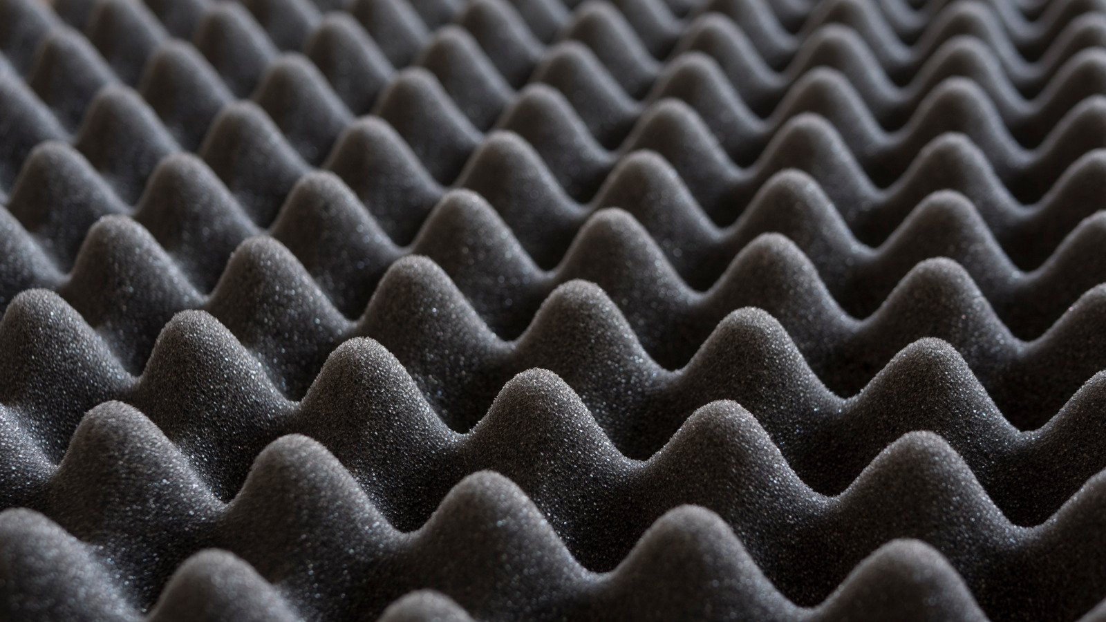 Jak skutecznie wyciszyć wnętrze samochodu: praktyczne metody krok po kroku.